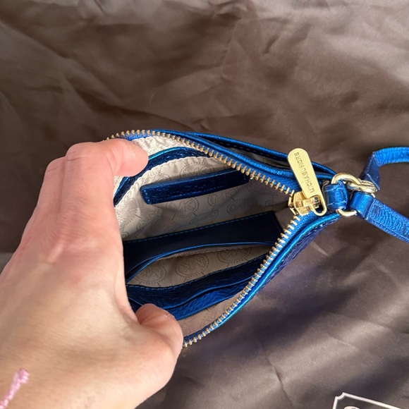 Michael Kors wristlet - Picture 7 of 7